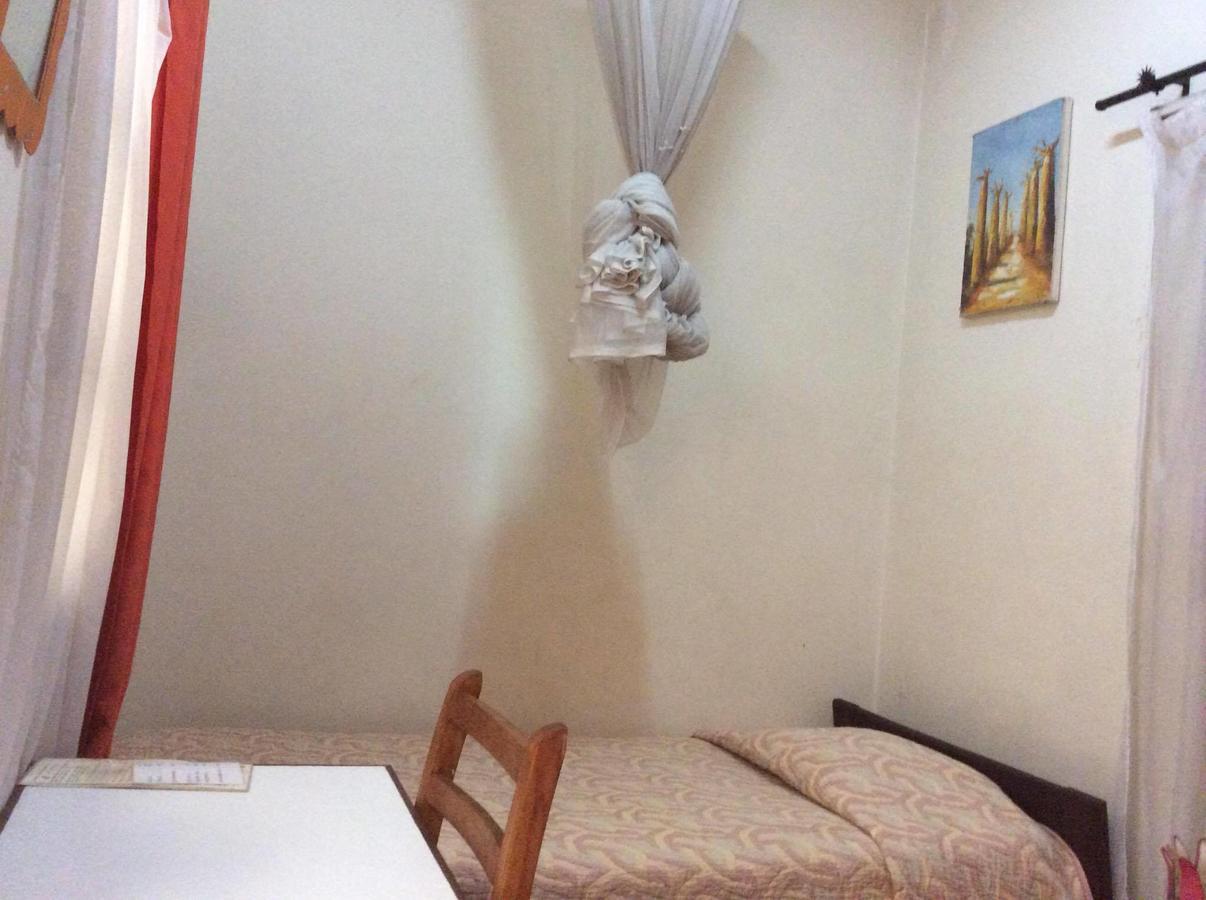 Hotel Tana-Jacaranda Antananarivo Esterno foto